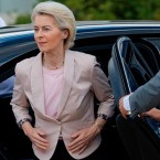 Урсула фон дер Ляйен получила премию в миллион евро… за закупку вакцин 