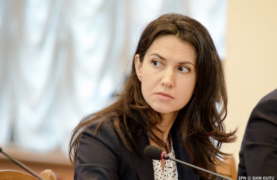{Стамате: Власти не случайно спешат передать президенту центр "Патриот" до выборов} Молдавские Ведомости
