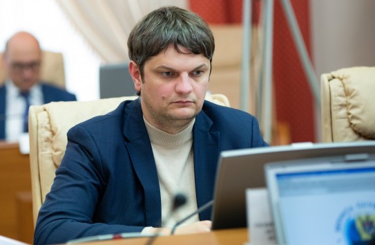 {Спыну: Если вы хотите уволить «человека Спыну», требуйте его отставки, не нужно шоу} Молдавские Ведомости