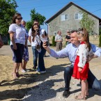 На премьера напали с вениками. Жители Оргеева пытались выгнать Речана из города