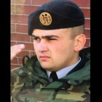 Рюкзак с миллионом: семья погибшего пограничника получила компенсацию наличными 