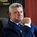 Партия Шошоакэ предложила мобилизовать депутатов в случае войны