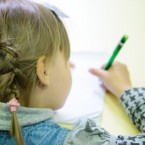 С родителей, уехавших за рубеж, можно будет взыскивать алименты