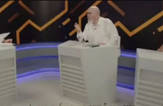 {Гимпу и Осмокеску требуют запретить использование русского языка} Молдавские Ведомости
