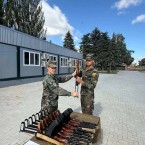 Молдавским солдатам выдают российские автоматы Калашникова