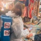 На киевском книжном рынке появились «хунвейбины»