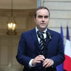 Премьер Франции ушел в отставку через день после назначения состава своего кабинета