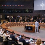На фоне инициатив типа «стены дронов» поддержка Украины падает