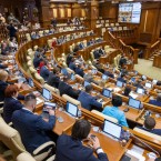 Восемь депутатов от ПДС подали заявления о сложении полномочий