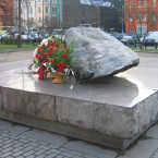 В госдуме предлагают вернуть на Лубянку памятник Дзержинскому 