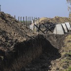 Яценюк оправдывается за «Европейский вал» - яму ценой в 4 миллиарда гривен