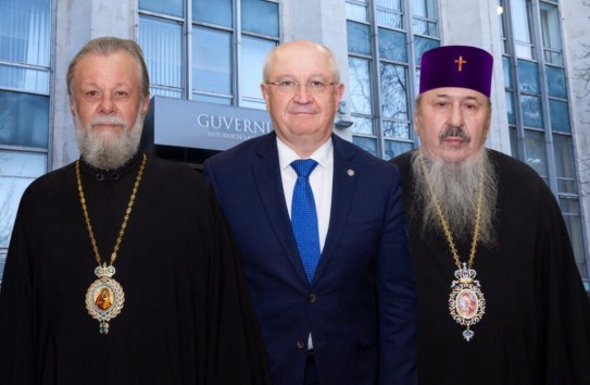 {Мунтяну рассказал о роли церкви представителям двух враждующих митрополий} Молдавские Ведомости