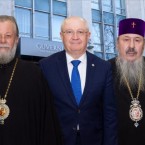 Мунтяну рассказал о роли церкви представителям двух враждующих митрополий