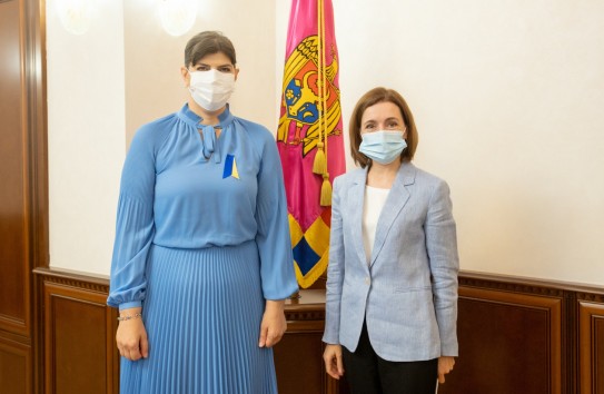 {Лаура Ковеши практически свободна – Майя Санду не хочет пригласить ее в Молдову?} Молдавские Ведомости