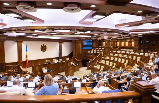 {PAS предлагает голосовать в парламенте за все проекты одним пакетом} Молдавские Ведомости