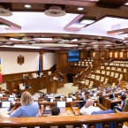 PAS предлагает голосовать в парламенте за все проекты одним пакетом