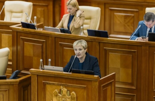 {В парламенте требуют объяснить, зачем президент назначила двух эмиссаров с одинаковыми задачами} Молдавские Ведомости
