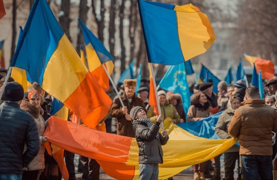 {Объединение или поглощение? К «унире» румыны относятся как к перспективе дать приют бедному родственнику} Молдавские Ведомости