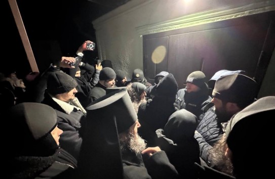 {Полиция запретила депутатам встретиться с задержанным примаром Деренеу} Молдавские Ведомости