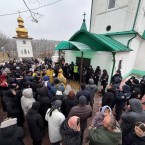 Митрополия Бессарабии, на стороне которой полиция, требует защиты государства