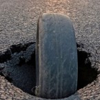 Ямы на дорогах: как заставить власти оплатить ремонт вашего авто