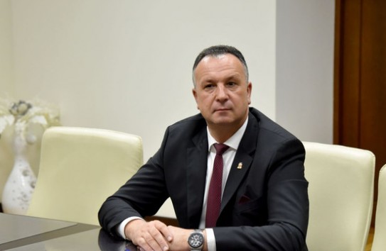 {Директор больницы в Хынчешть подал в отставку из-за дела Людмилы Вартик} Молдавские Ведомости