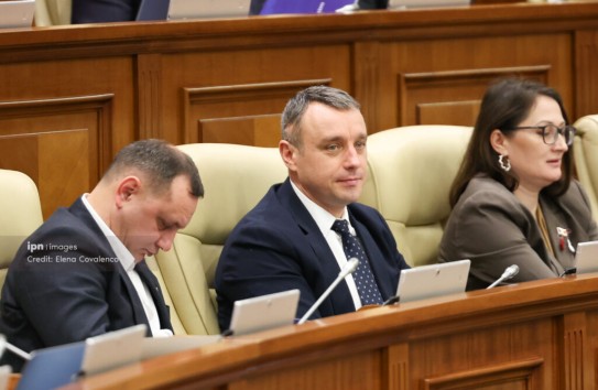 {Депутат PAS Игорь Кириак: Право парламента приостанавливать деятельность местной власти заложено в Конституции} Молдавские Ведомости