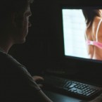 Группа шантажистов заработала 26 миллионов лей на интимных фото