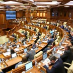 Оппозиция выдвинула законопроект о сокращении числа депутатов с 101 до 61