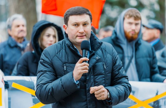 {Фракция ПСРМ осудила большинство за нежелание поддержать пенсионеров на Пасху} Молдавские Ведомости