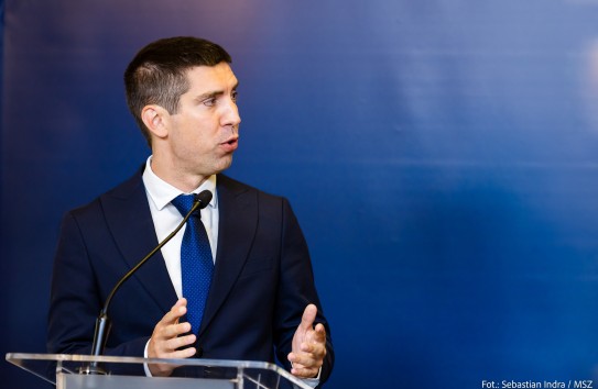 {Приоритет - безопасность граждан РМ, сказал Попшой: касается ли это Украинчука? } Молдавские Ведомости