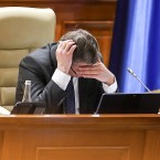Гросу приглашает отпраздновать 9 мая