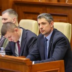 Проект, позволяющий главе НАЦ занимать пост два срока, принят в первом чтении