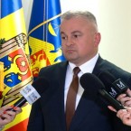 Генпрокурор Александру Макидон нашел 75 тысяч за винной бочкой