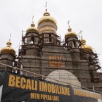 Джиджи Бекали строит церковь в русском стиле