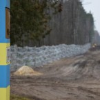 Украина устанавливает противотанковые заграждения и колючую проволоку на границе с Беларусью