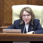 Зарплаты сотрудников социальной защиты уходят в минус 