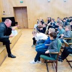 Вывел из ВЕМ 3 миллиарда - и пишет на свободе детские книжки...