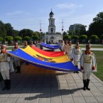 Чем меньше независимости - тем больше расходов на празднование 27 августа