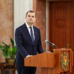 Тoфан совершает свой первый зарубежный визит 