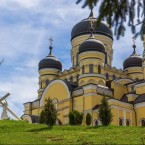 Румыния выделила 4,5 миллиона на строительство и ремонт храмов в Молдове