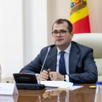 Тофан: "Семьи, у которых дом и две машины, но нет доходов, рассчитывают на компенсации"