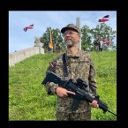 Мажейкс прошел курсы  интенсивной подготовки и стал резервистом ВС Латвии