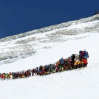 Моча альпинистов ускоряет таяние ледника у Эвереста