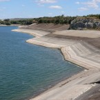 Прут стремительно мелеет