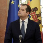 Во Франции - «сумасшедшие», а в Молдове - «стратеги»?