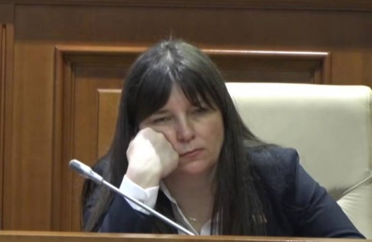 {Белоус: Минфин знает об уклонениях от налогов служб такси} Молдавские Ведомости