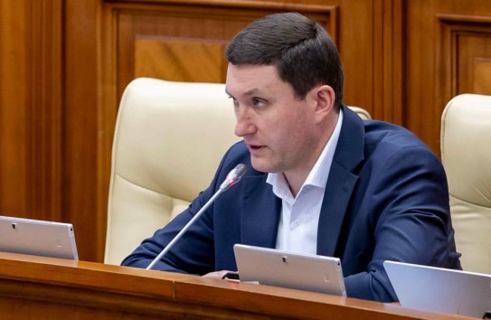 {Социалисты требуют увеличить компенсации и запретить отключение должников} Молдавские Ведомости