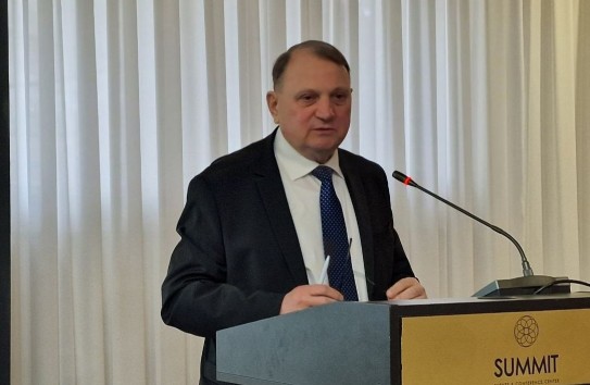 {Бумаков: ЕС не требует выкорчевывать виноградники... Но вино покупать не будут} Молдавские Ведомости