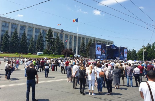 {На митинге ДПМ Киртоакэ пытался наброситься на Филипа} Молдавские Ведомости